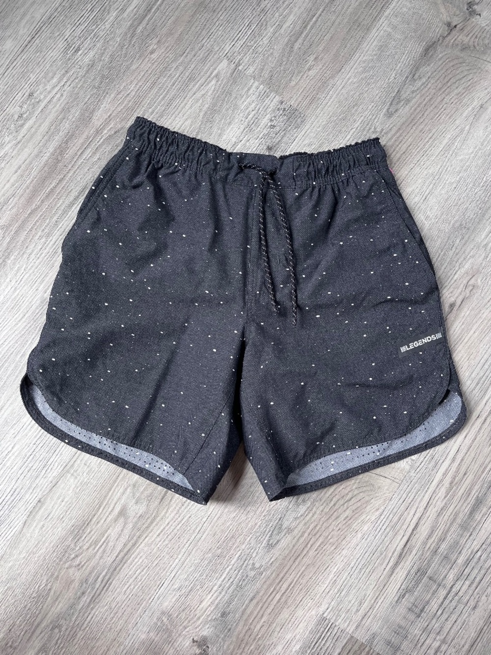 Men’s Legends Luka Lined Shorts Size small 7” Inseam Black splatter galaxy